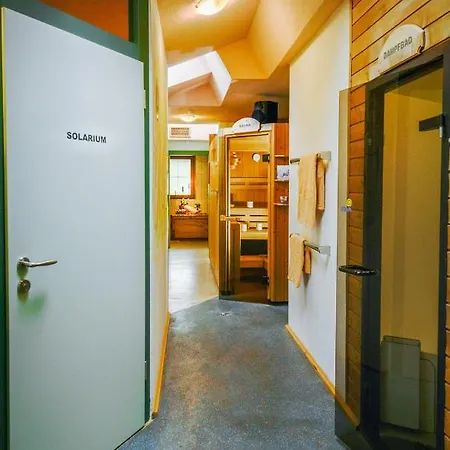 Unterhof 4*